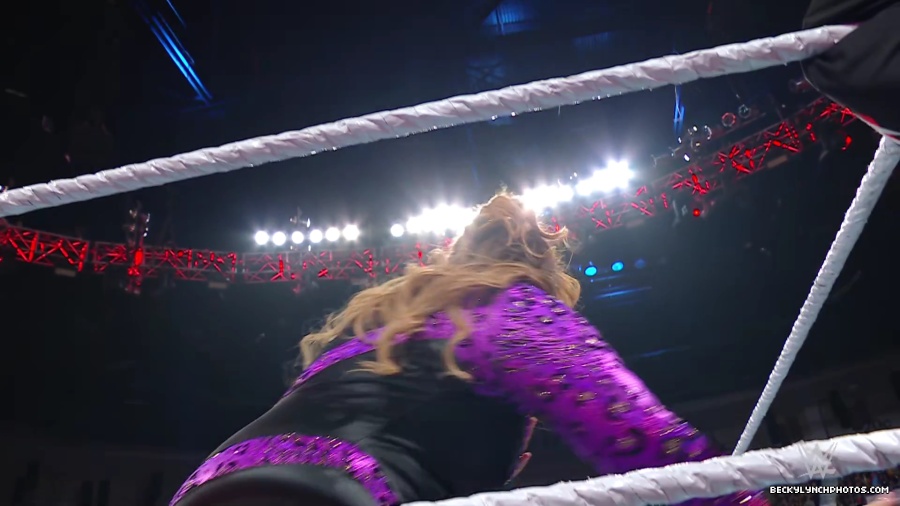 WWE_Raw_01_01_24_Becky_vs_Nia_mp40302.jpg