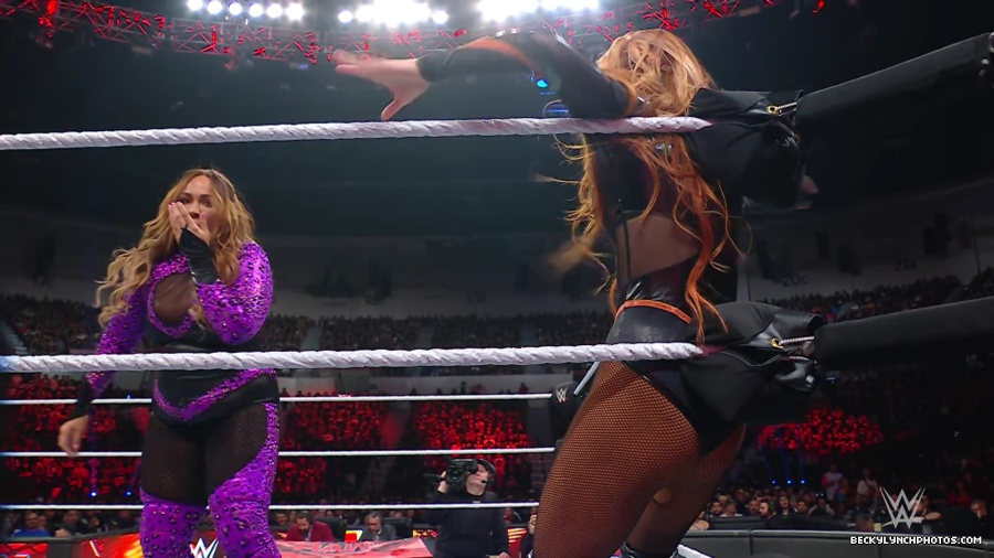 WWE_Raw_01_01_24_Becky_vs_Nia_mp40313.jpg