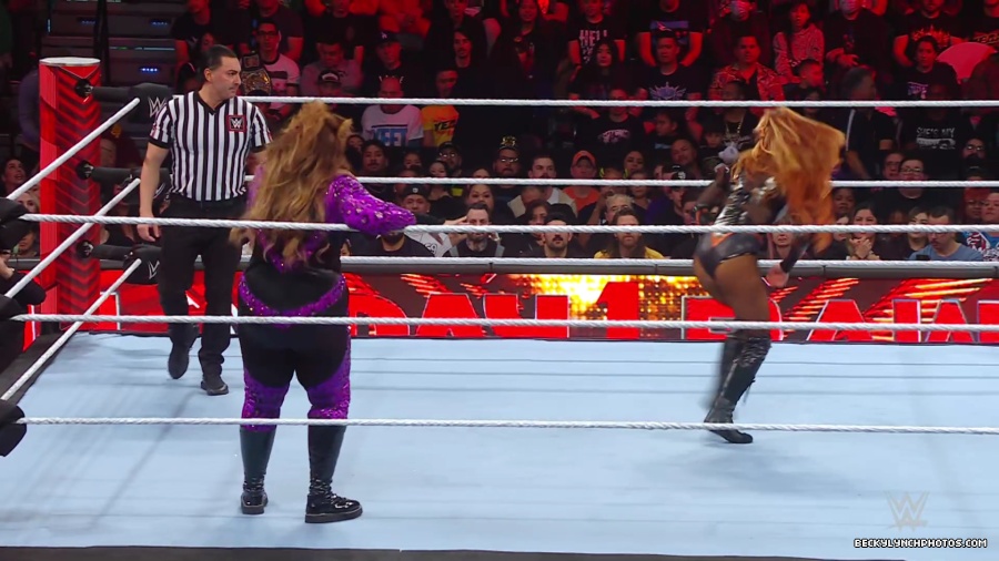 WWE_Raw_01_01_24_Becky_vs_Nia_mp40326.jpg