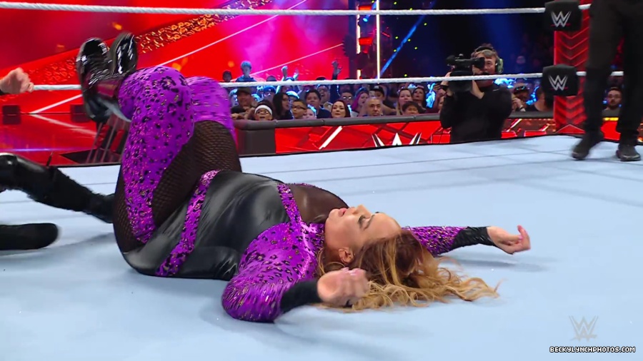 WWE_Raw_01_01_24_Becky_vs_Nia_mp40346.jpg