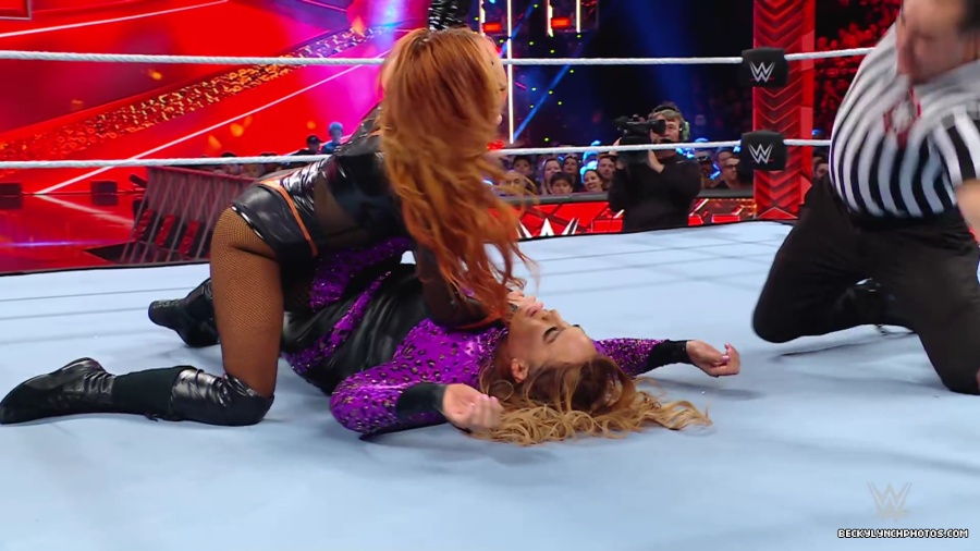 WWE_Raw_01_01_24_Becky_vs_Nia_mp40348.jpg