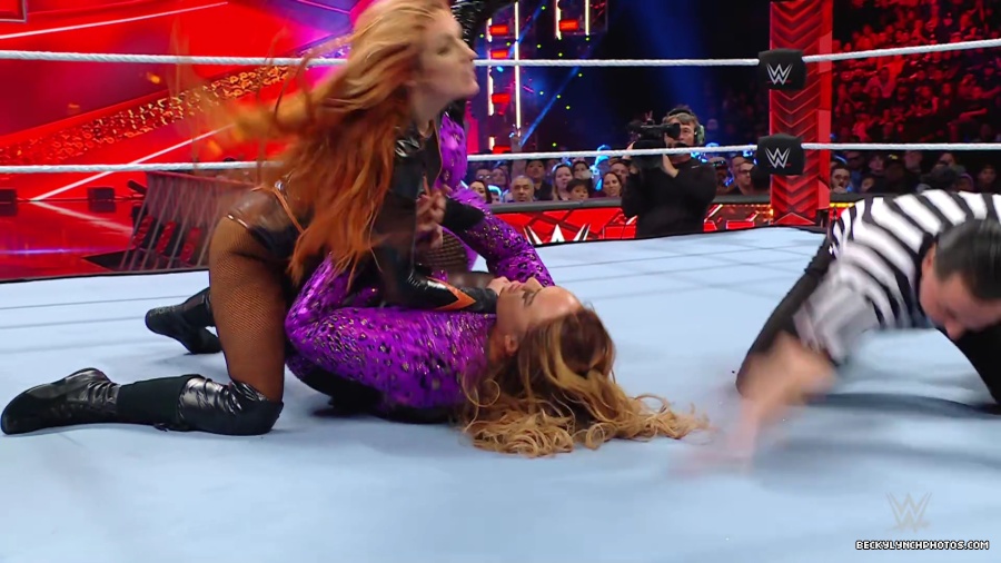 WWE_Raw_01_01_24_Becky_vs_Nia_mp40349.jpg