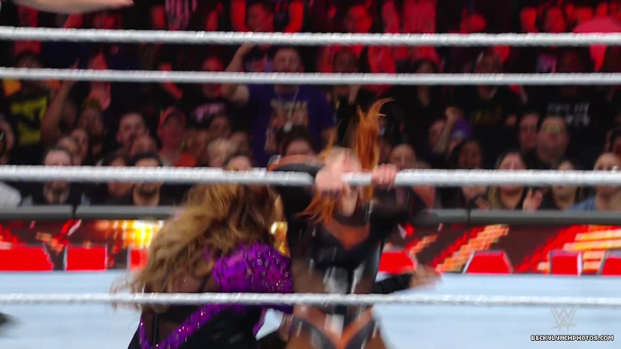 WWE_Raw_01_01_24_Becky_vs_Nia_mp40386.jpg