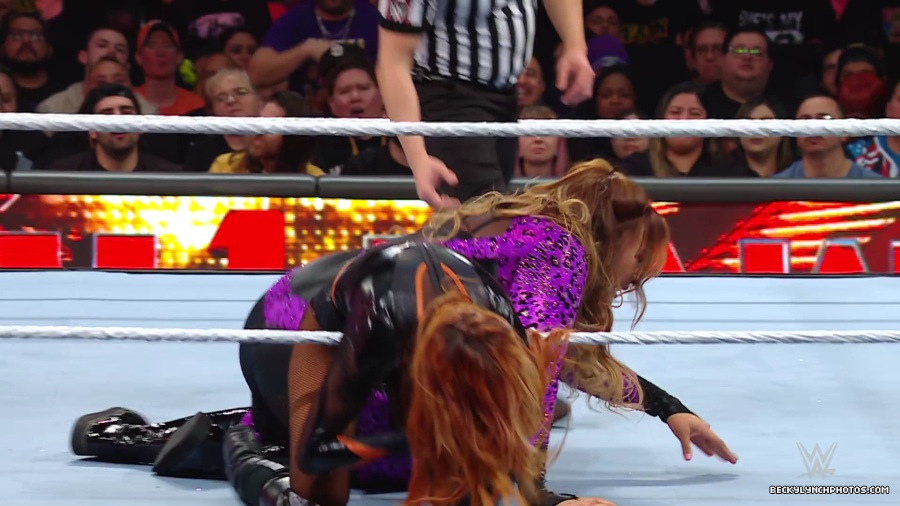 WWE_Raw_01_01_24_Becky_vs_Nia_mp40387.jpg