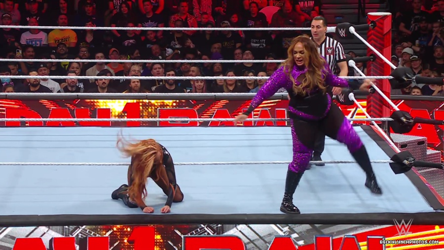 WWE_Raw_01_01_24_Becky_vs_Nia_mp40394.jpg