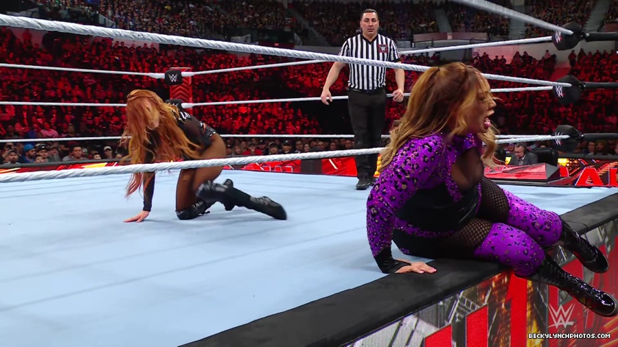 WWE_Raw_01_01_24_Becky_vs_Nia_mp40399.jpg