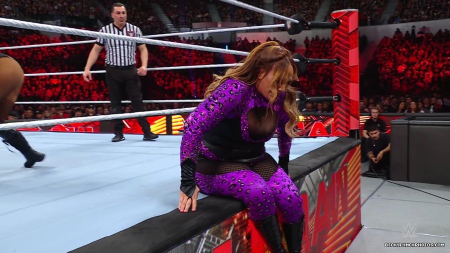 WWE_Raw_01_01_24_Becky_vs_Nia_mp40400.jpg