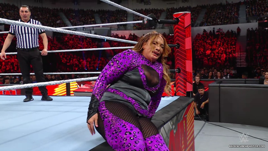 WWE_Raw_01_01_24_Becky_vs_Nia_mp40401.jpg