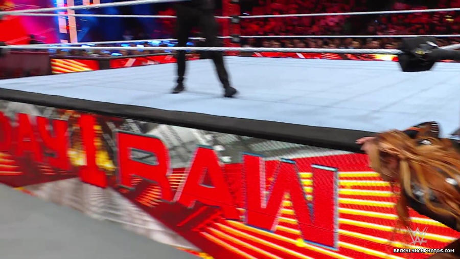 WWE_Raw_01_01_24_Becky_vs_Nia_mp40414.jpg