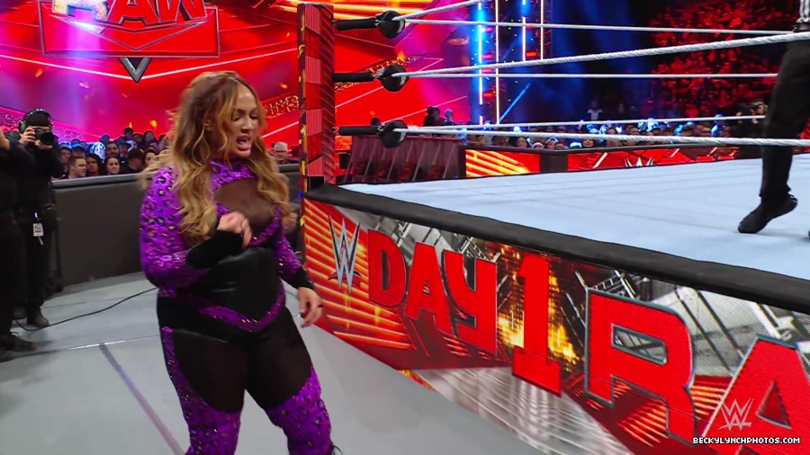 WWE_Raw_01_01_24_Becky_vs_Nia_mp40415.jpg