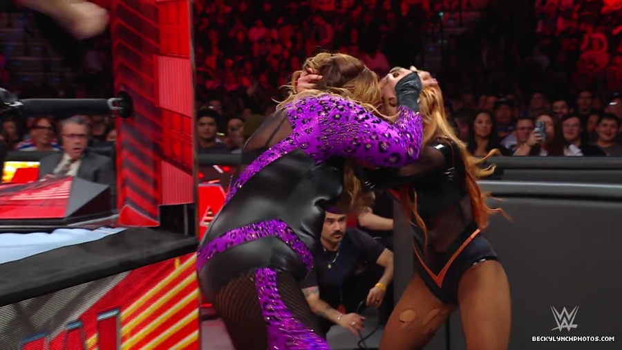 WWE_Raw_01_01_24_Becky_vs_Nia_mp40424.jpg