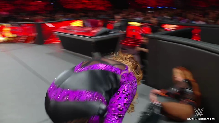 WWE_Raw_01_01_24_Becky_vs_Nia_mp40430.jpg