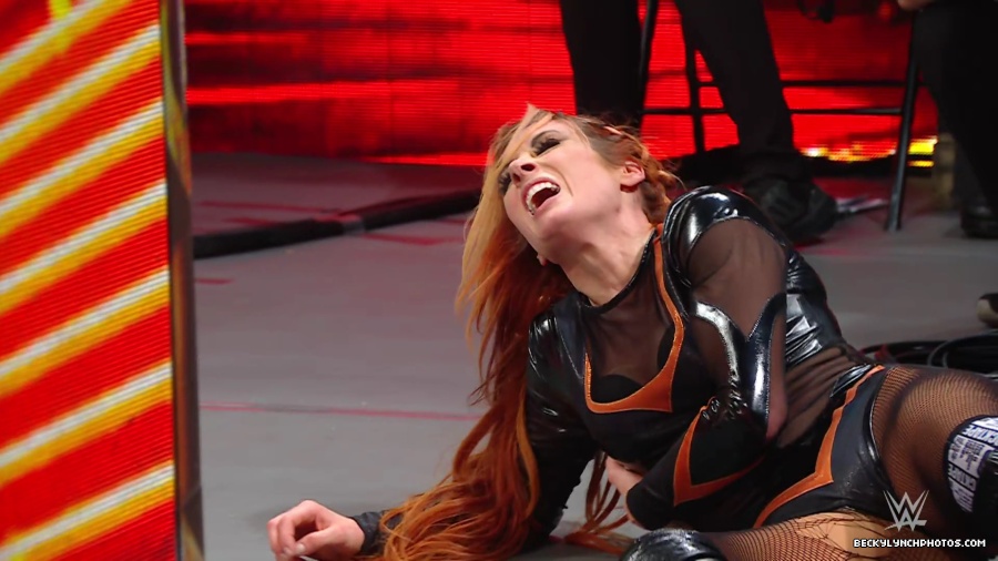 WWE_Raw_01_01_24_Becky_vs_Nia_mp40434.jpg