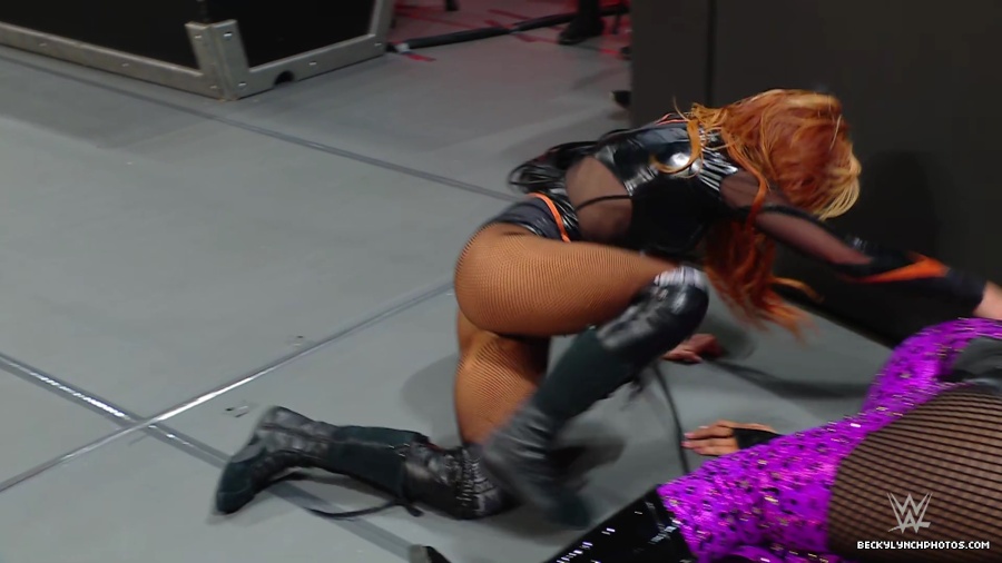 WWE_Raw_01_01_24_Becky_vs_Nia_mp40440.jpg