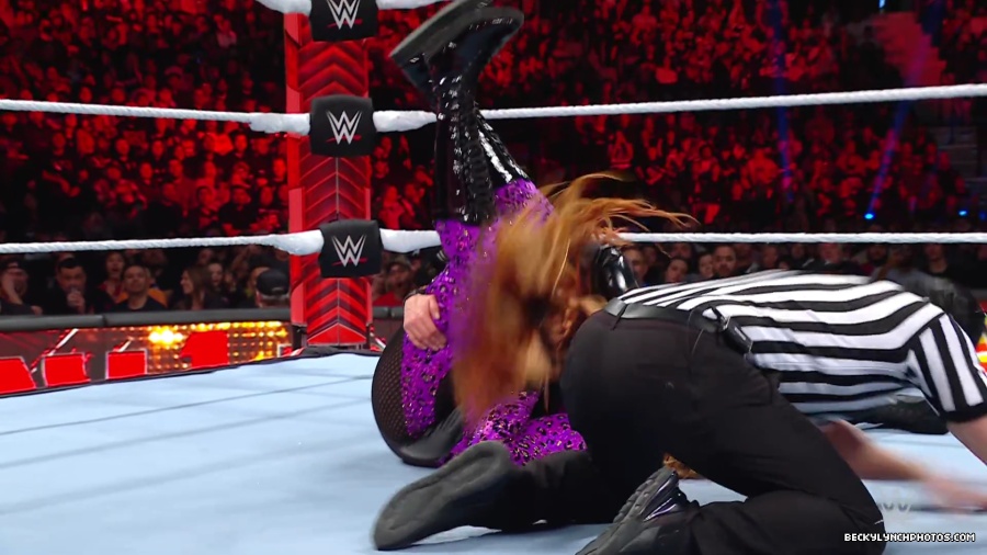 WWE_Raw_01_01_24_Becky_vs_Nia_mp40468.jpg