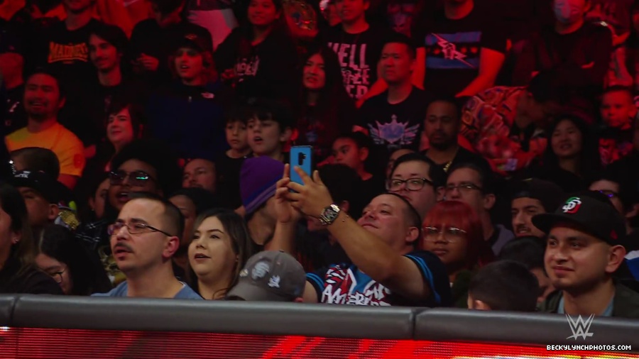 WWE_Raw_01_01_24_Becky_vs_Nia_mp40471.jpg