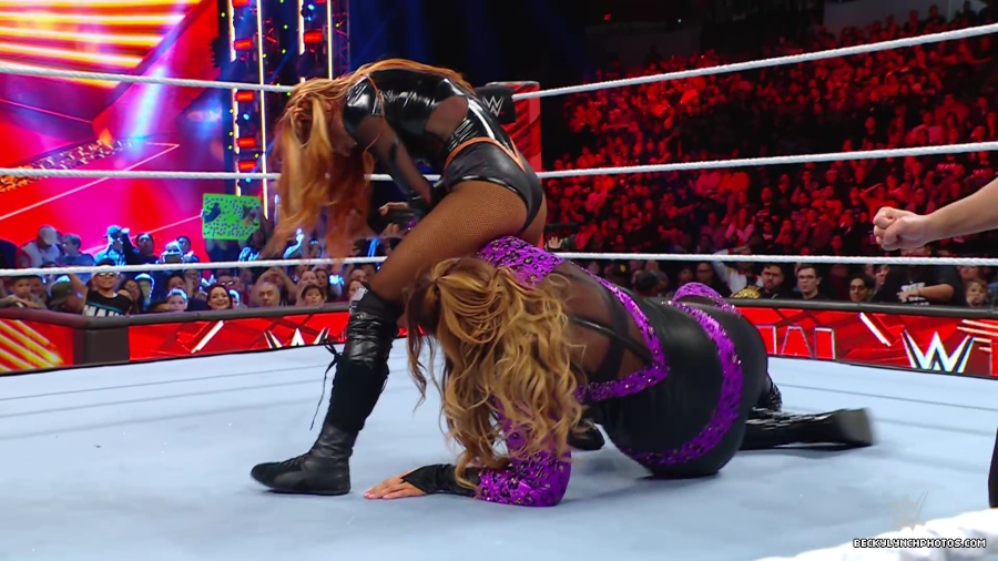 WWE_Raw_01_01_24_Becky_vs_Nia_mp40482.jpg