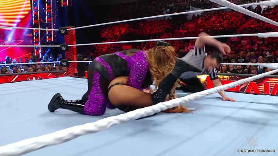 WWE_Raw_01_01_24_Becky_vs_Nia_mp40485.jpg