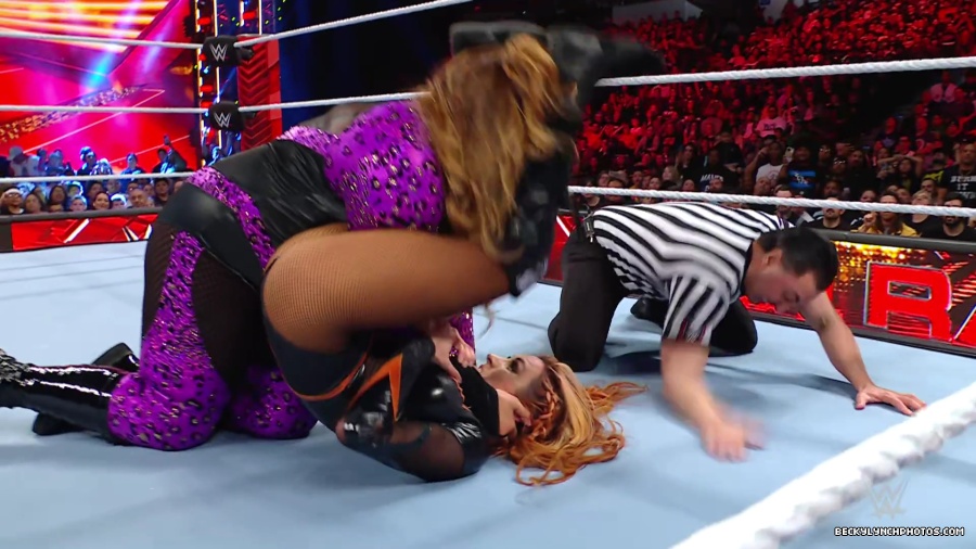 WWE_Raw_01_01_24_Becky_vs_Nia_mp40486.jpg