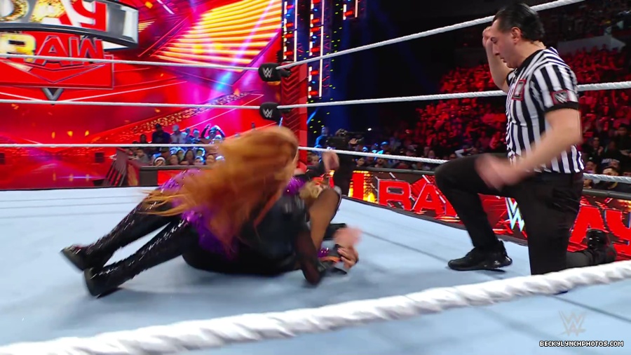 WWE_Raw_01_01_24_Becky_vs_Nia_mp40487.jpg
