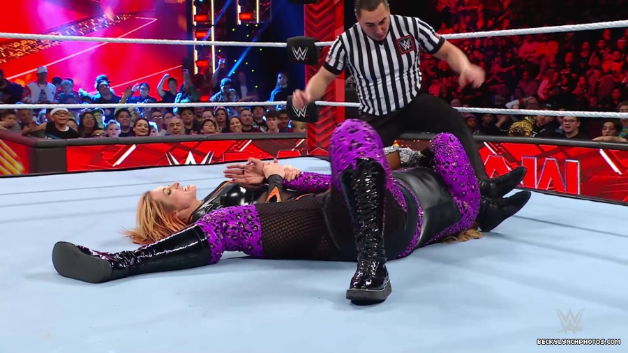 WWE_Raw_01_01_24_Becky_vs_Nia_mp40493.jpg