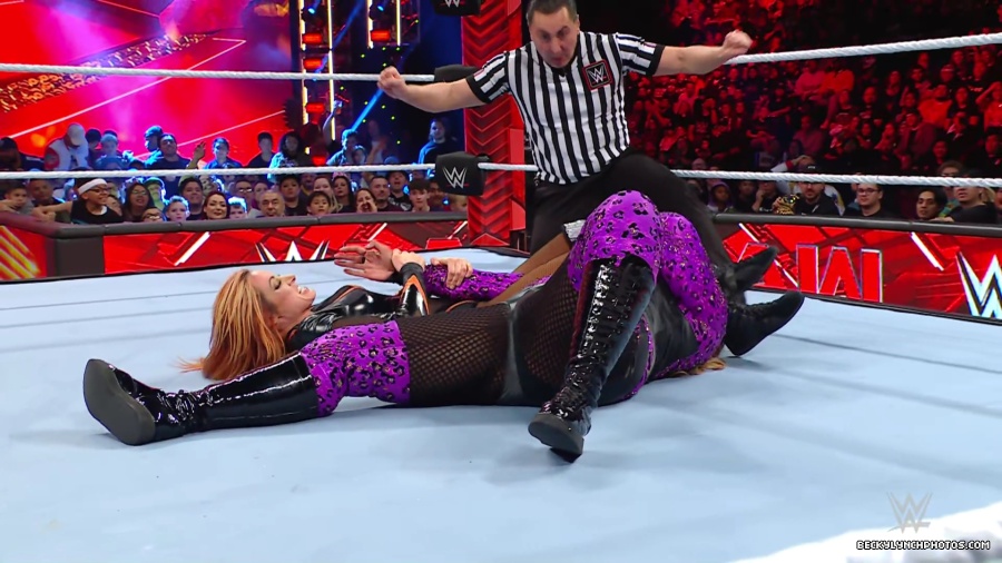 WWE_Raw_01_01_24_Becky_vs_Nia_mp40494.jpg