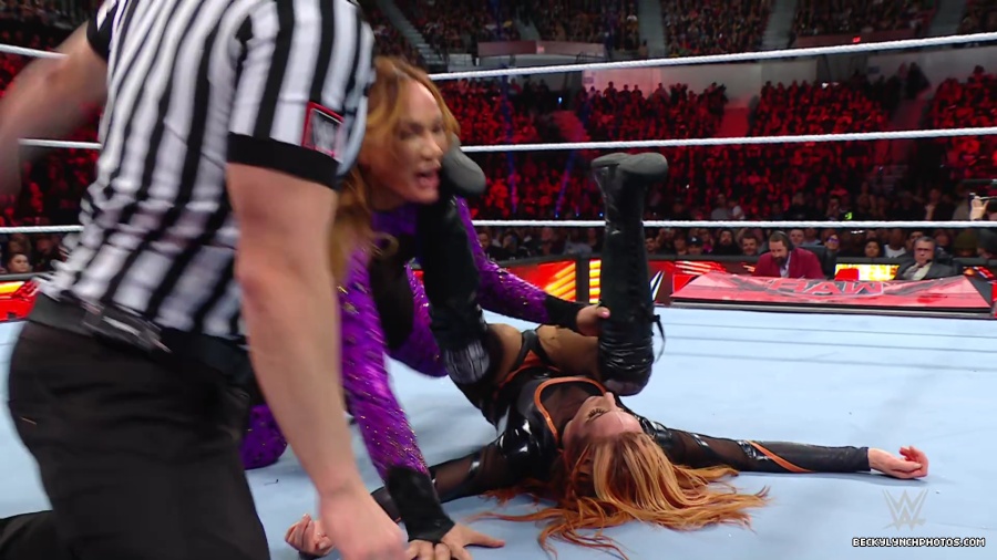 WWE_Raw_01_01_24_Becky_vs_Nia_mp40507.jpg