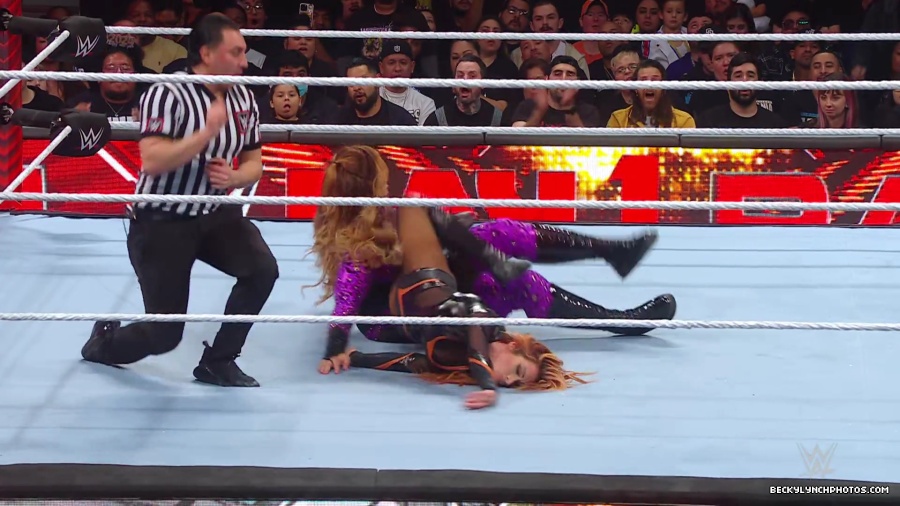 WWE_Raw_01_01_24_Becky_vs_Nia_mp40510.jpg