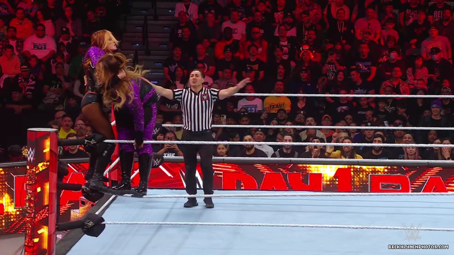 WWE_Raw_01_01_24_Becky_vs_Nia_mp40559.jpg