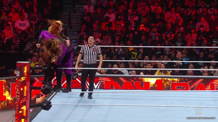 WWE_Raw_01_01_24_Becky_vs_Nia_mp40563.jpg