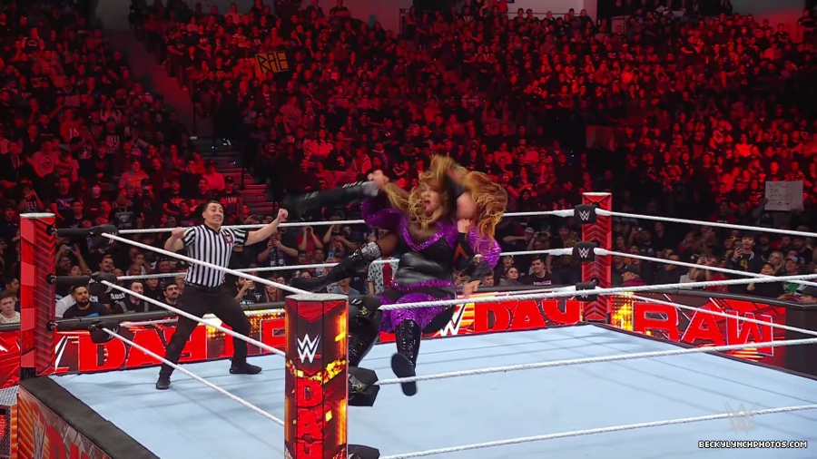WWE_Raw_01_01_24_Becky_vs_Nia_mp40572.jpg