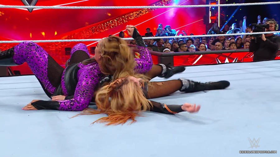 WWE_Raw_01_01_24_Becky_vs_Nia_mp40573.jpg
