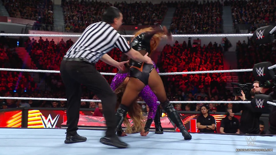 WWE_Raw_01_01_24_Becky_vs_Nia_mp40624.jpg