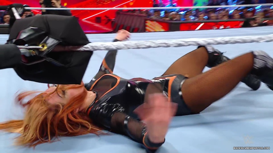 WWE_Raw_01_01_24_Becky_vs_Nia_mp40635.jpg