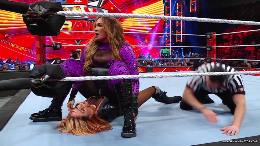 WWE_Raw_01_01_24_Becky_vs_Nia_mp40651.jpg