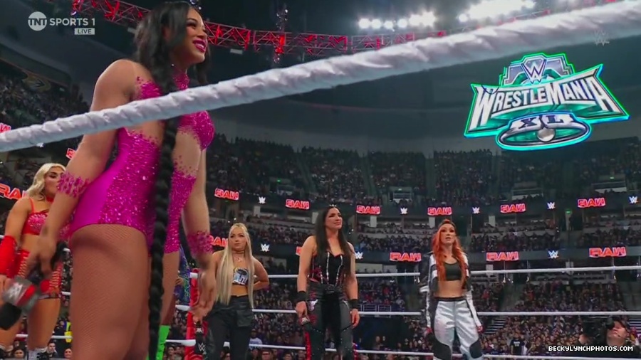 WWE01372.jpg