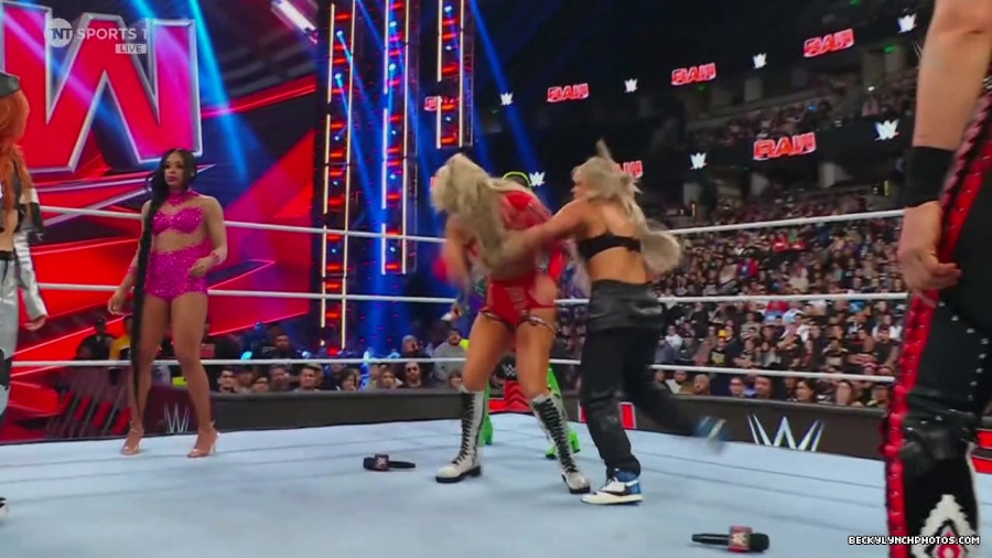WWE01437.jpg