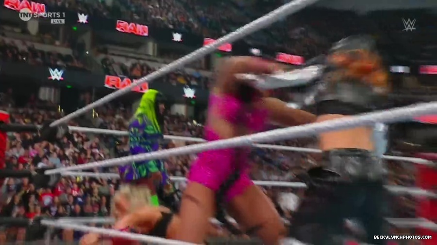 WWE01441.jpg