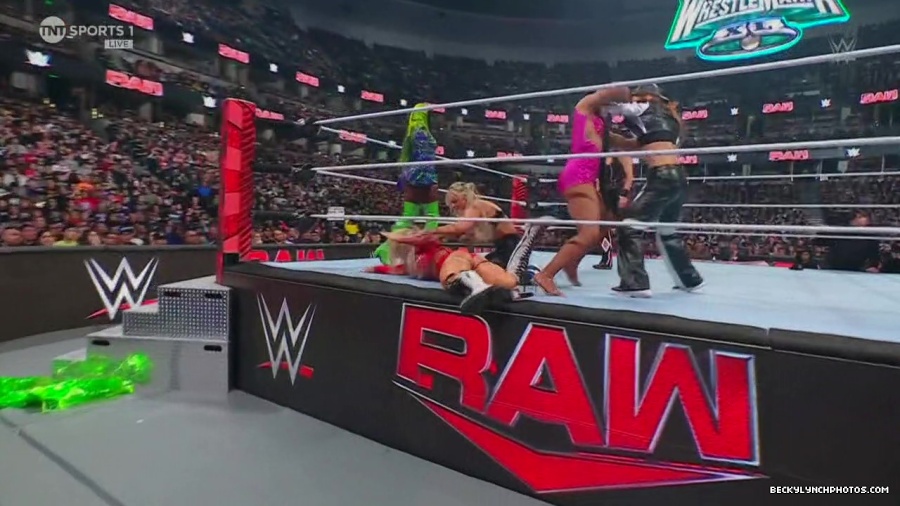 WWE01442.jpg