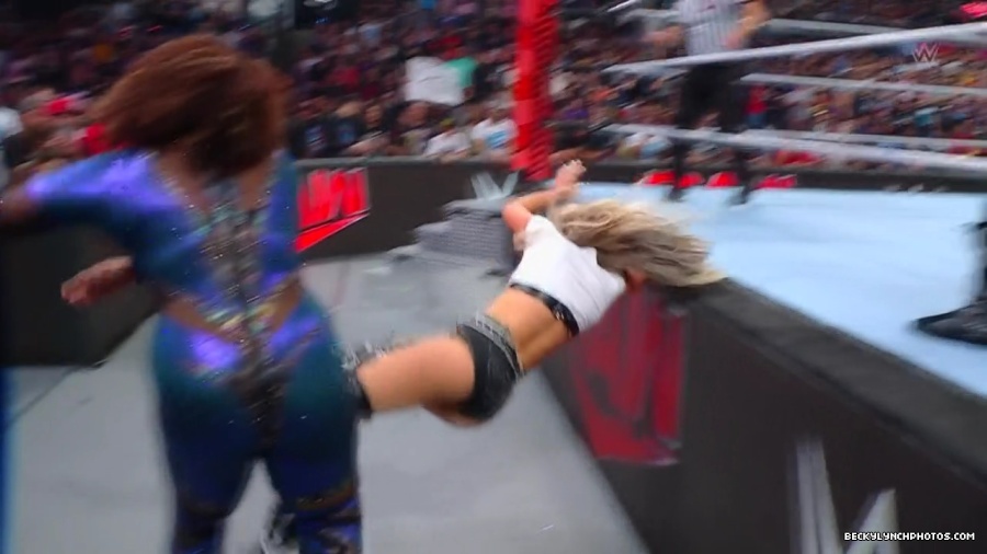 Women_RAW_mp410117.jpg