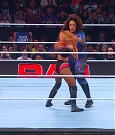 Women_RAW_mp49735.jpg