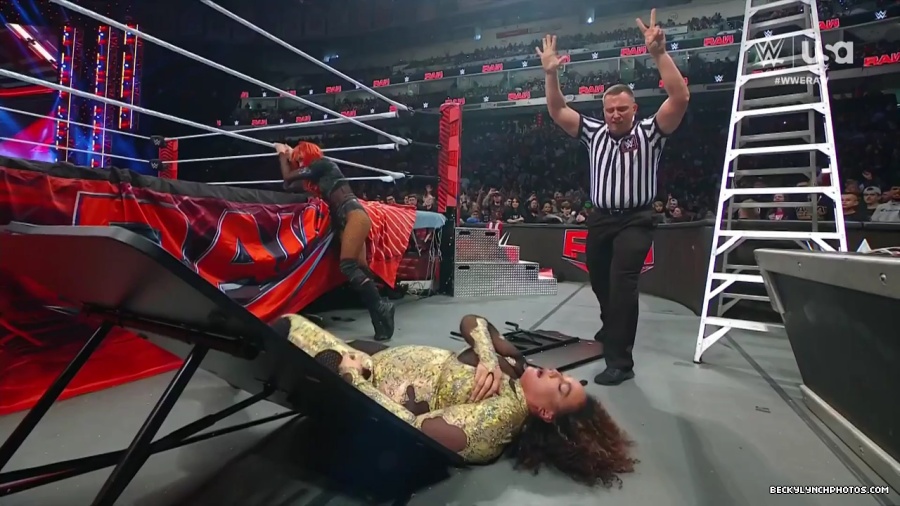 Becky_RAW_mp42087.jpg