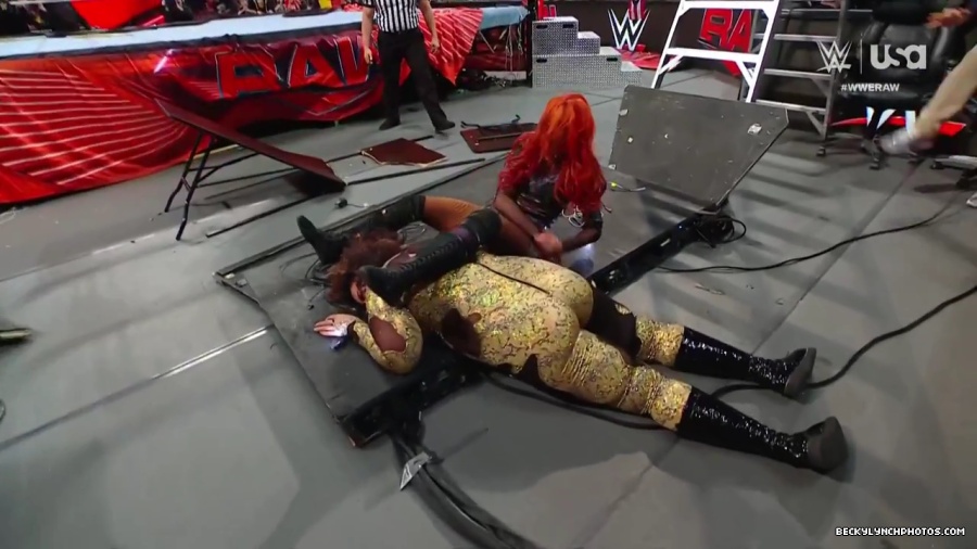 Becky_RAW_mp42128.jpg