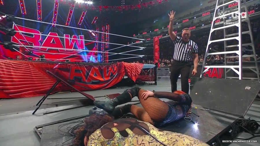 Becky_RAW_mp42140.jpg