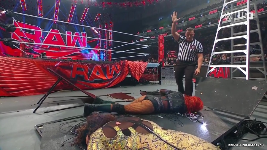 Becky_RAW_mp42143.jpg
