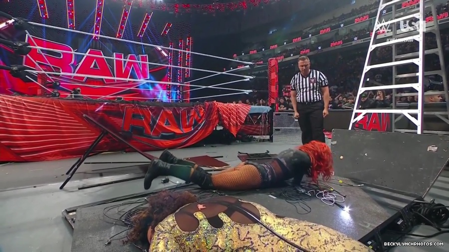 Becky_RAW_mp42144.jpg