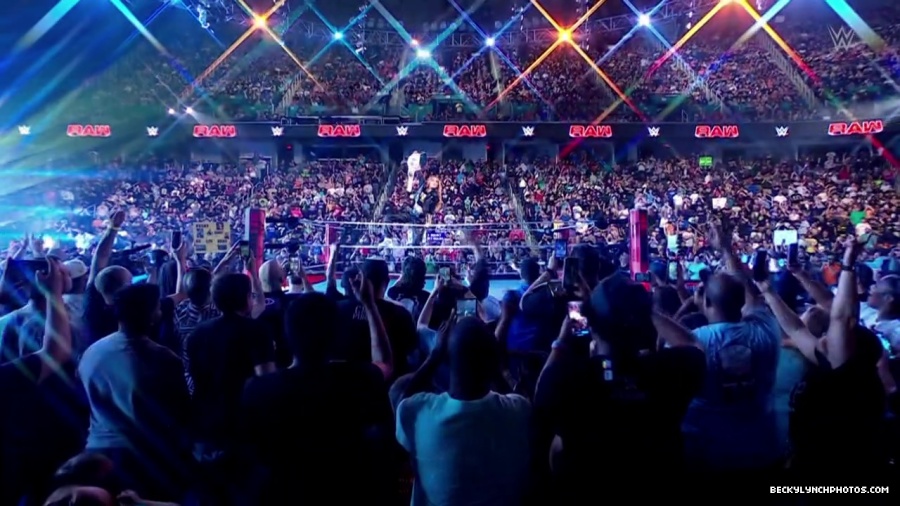 WWE01273.jpg