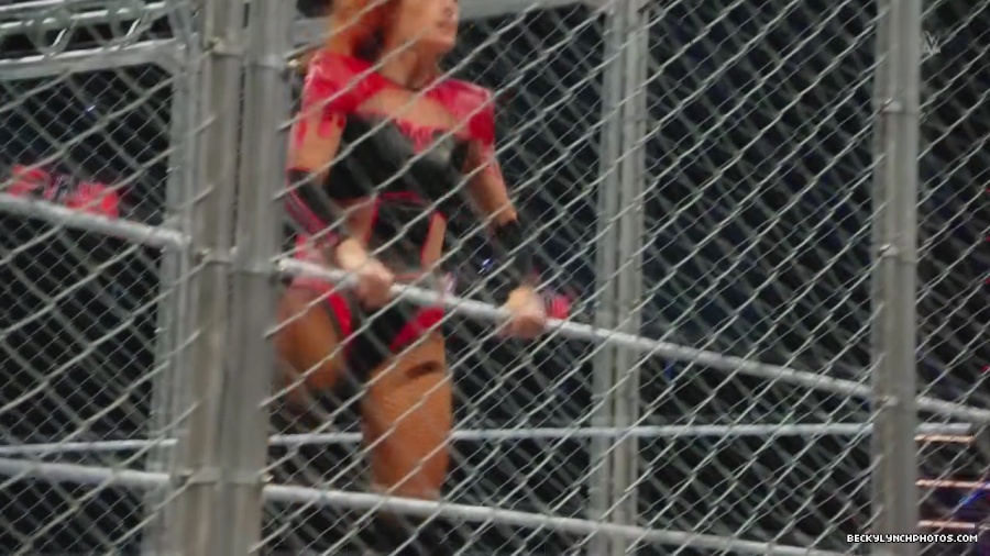 Women_RAW_mp42708.jpg
