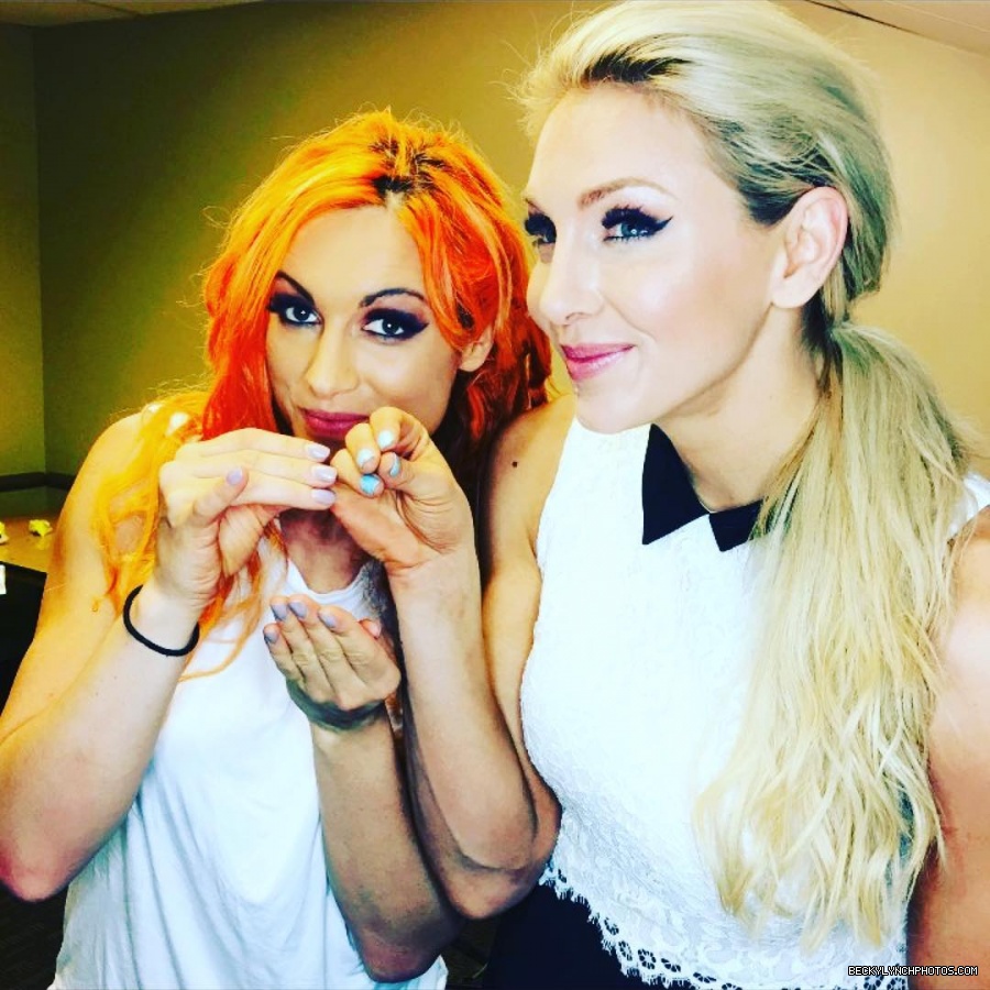 2017-07-19_00_25_36_1562112441513299296_448900764.jpg