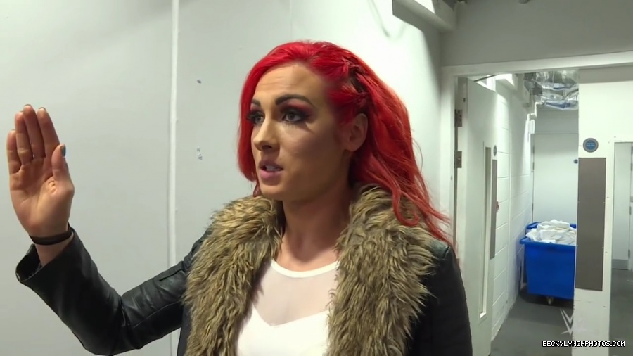 Becky_Lynch_arrives_at_the_SSE_Hydro__SmackDown_LIVE_Exclusive2C_Nov__82C_2016_mp41506.jpg